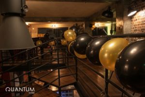 Décoration ballons or et noir – Privatisation événement Quantum Isoraka Antananarivo