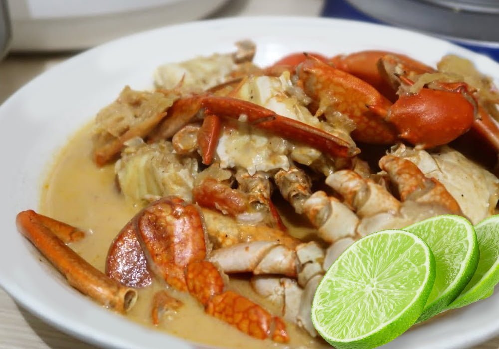 Crabe au lait de coco et curry