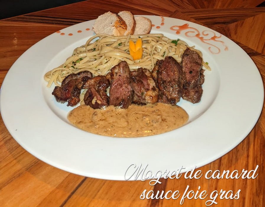 Magret de canard sauce foie gras