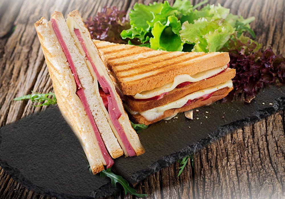 Toast au Fromage et Mortadelle